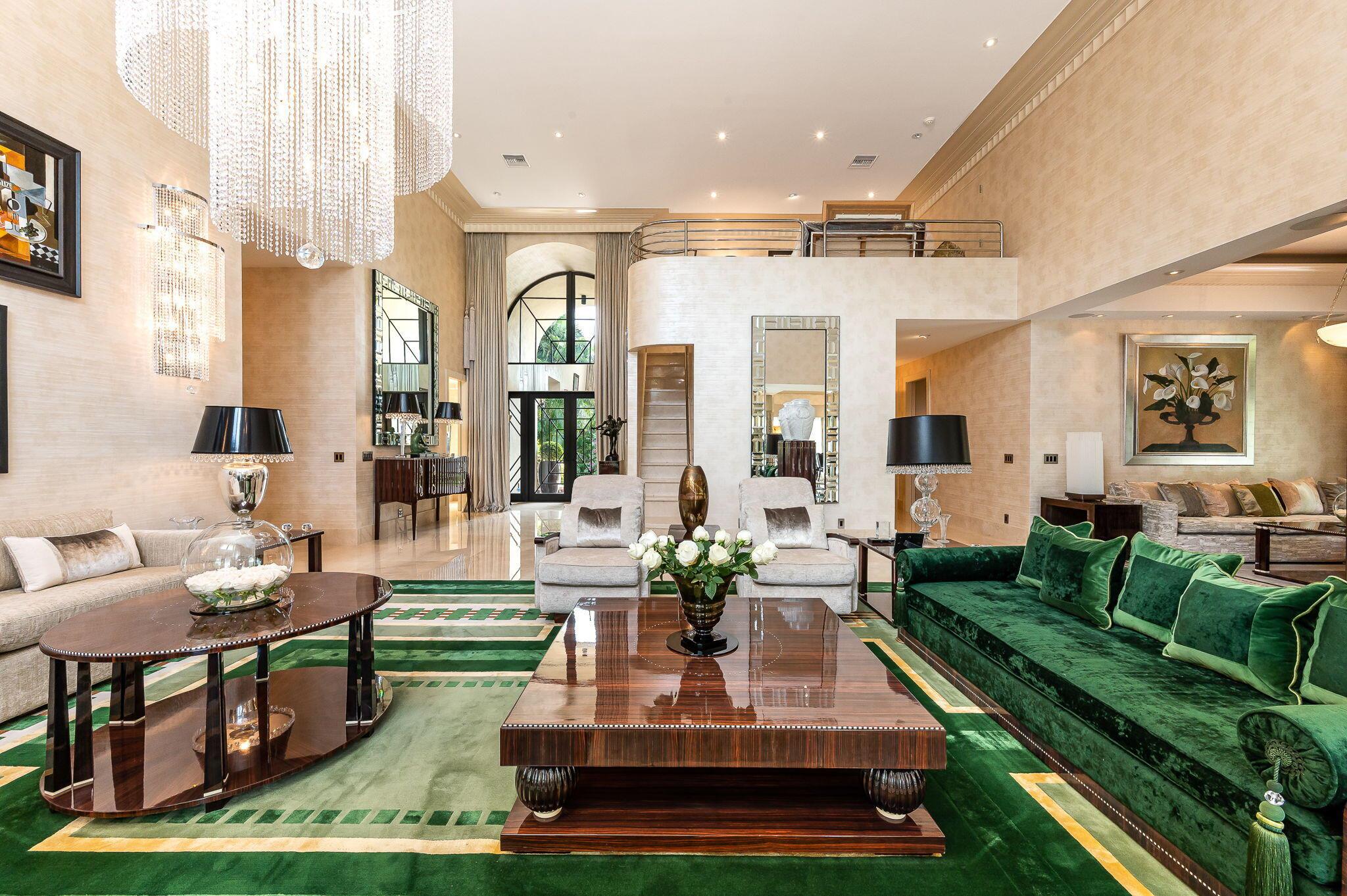 5221 Deauville Circle