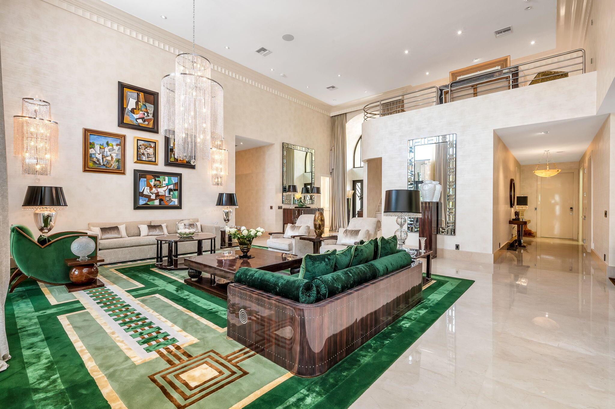 5221 Deauville Circle