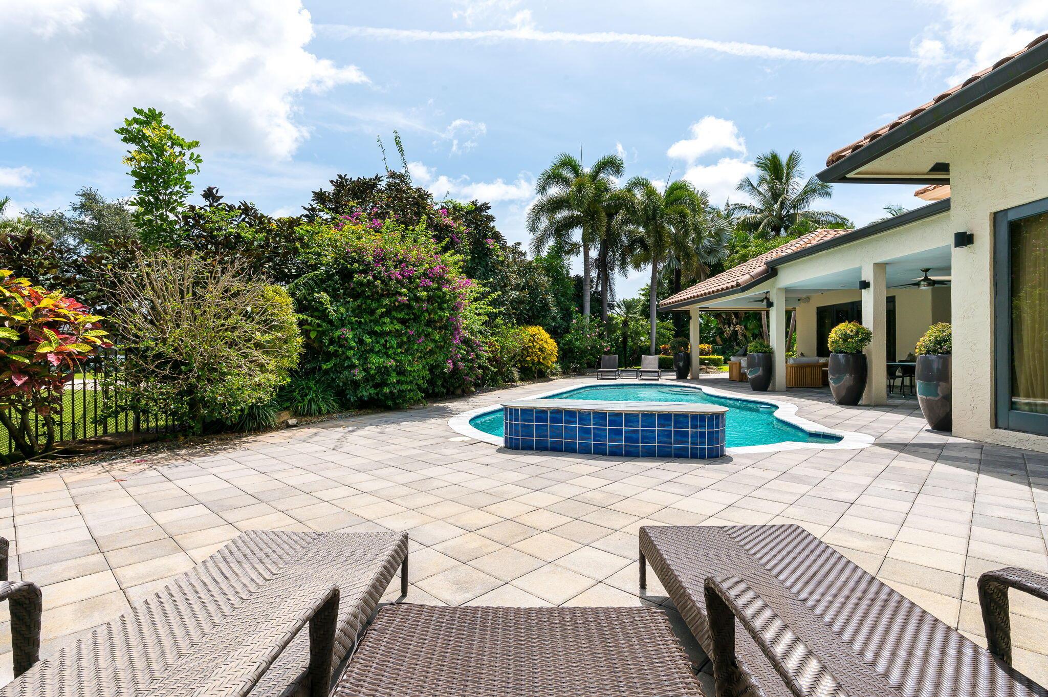 5221 Deauville Circle