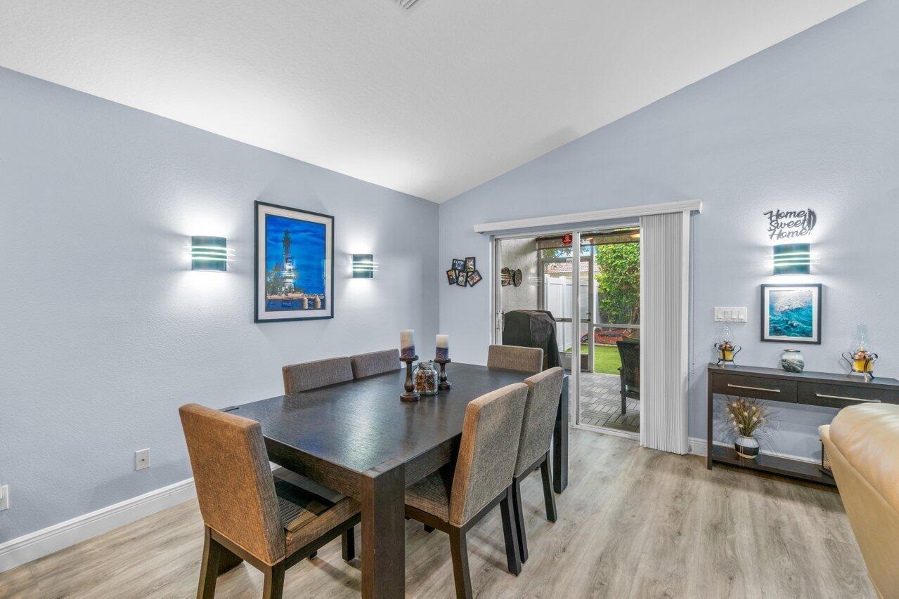 1644 Oak Berry Circle