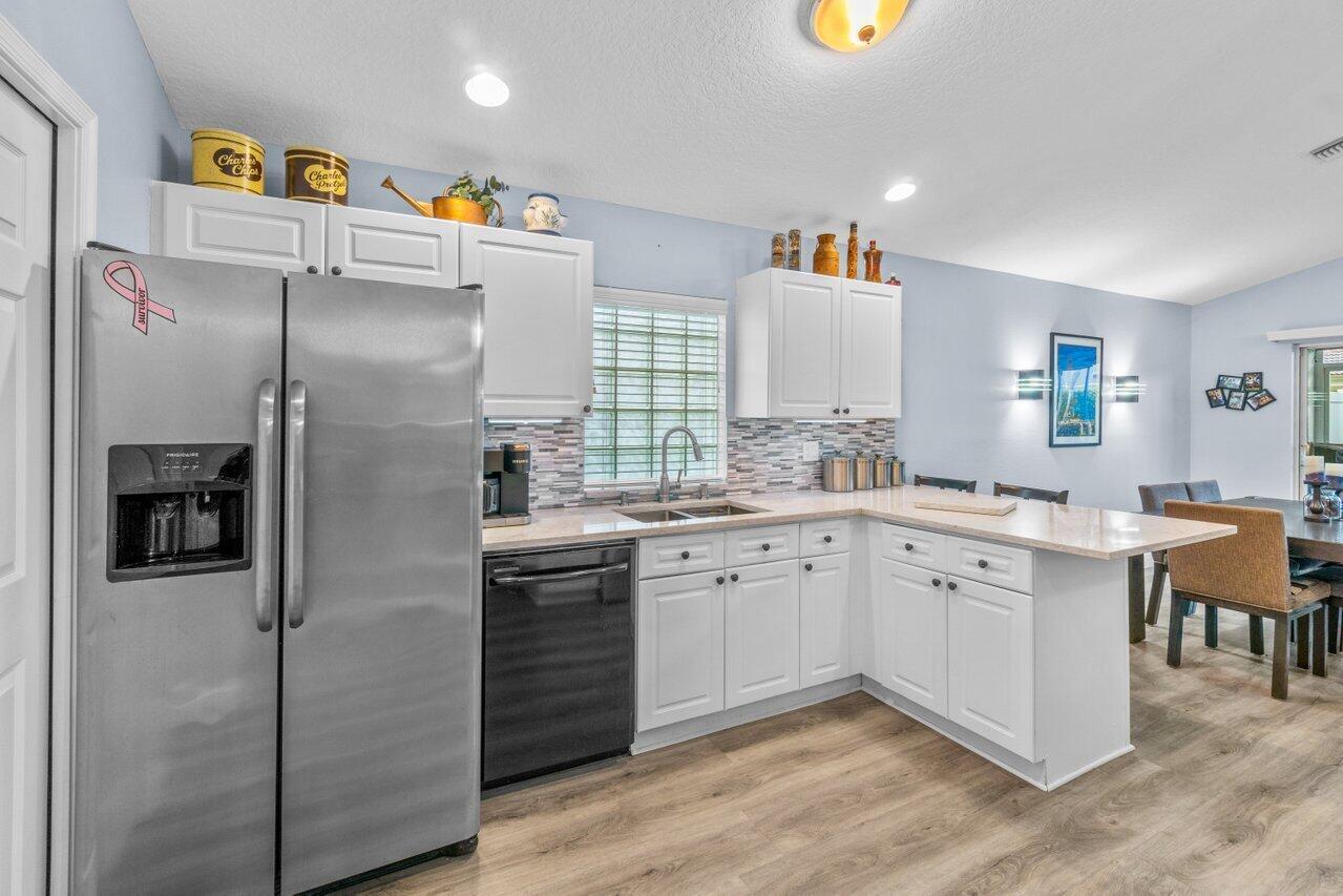 1644 Oak Berry Circle
