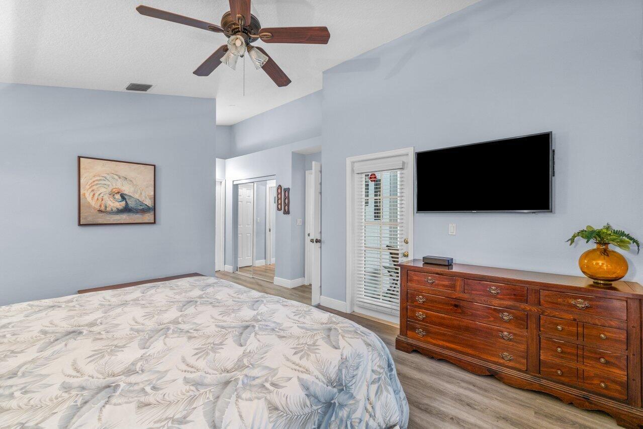 1644 Oak Berry Circle