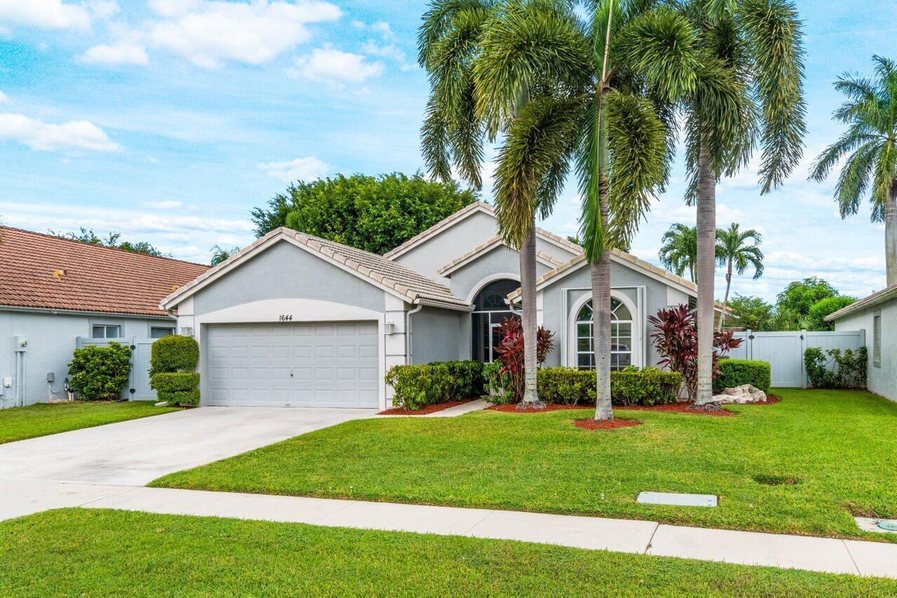 1644 Oak Berry Circle