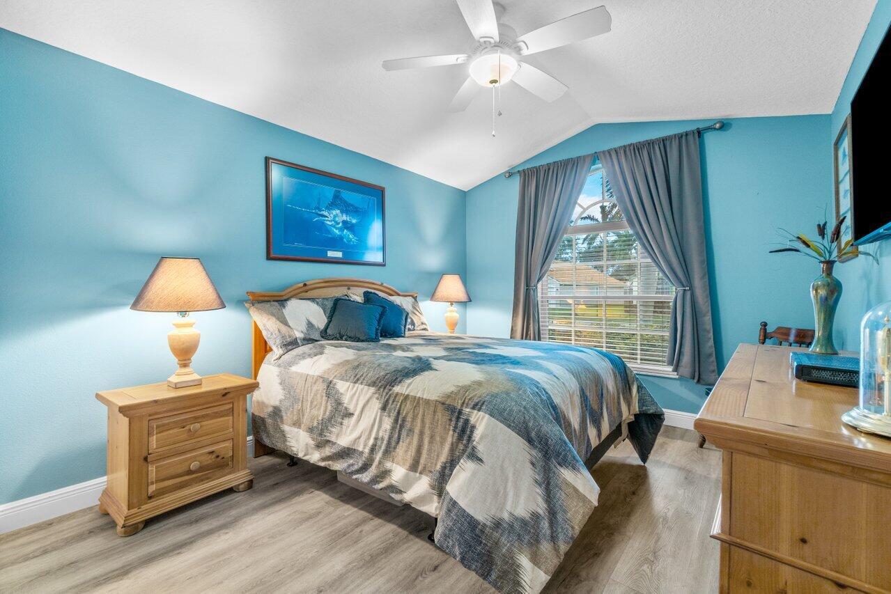 1644 Oak Berry Circle