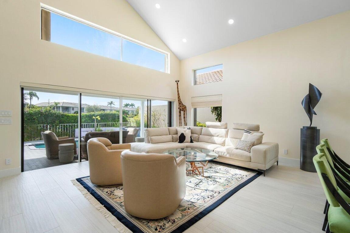 5212 Via De Amalfi Drive