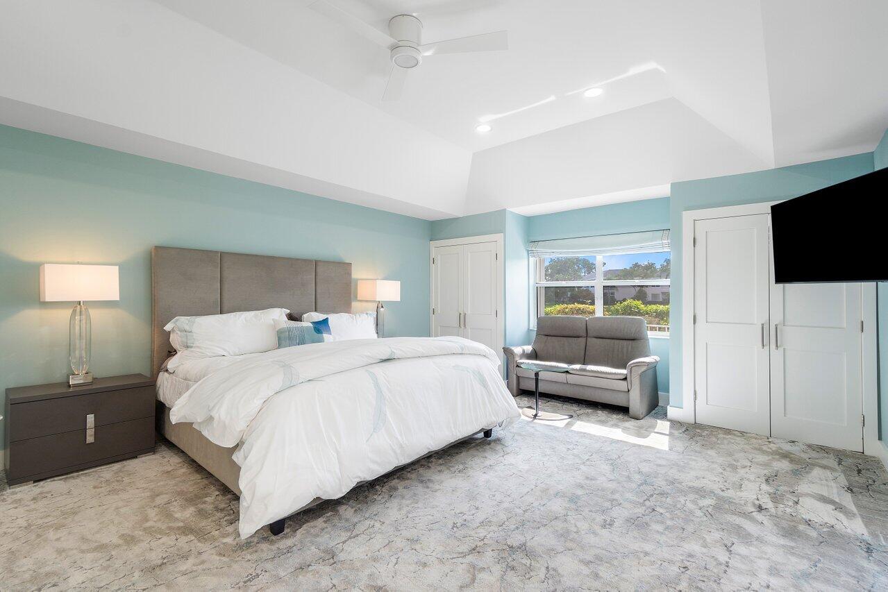 5212 Via De Amalfi Drive