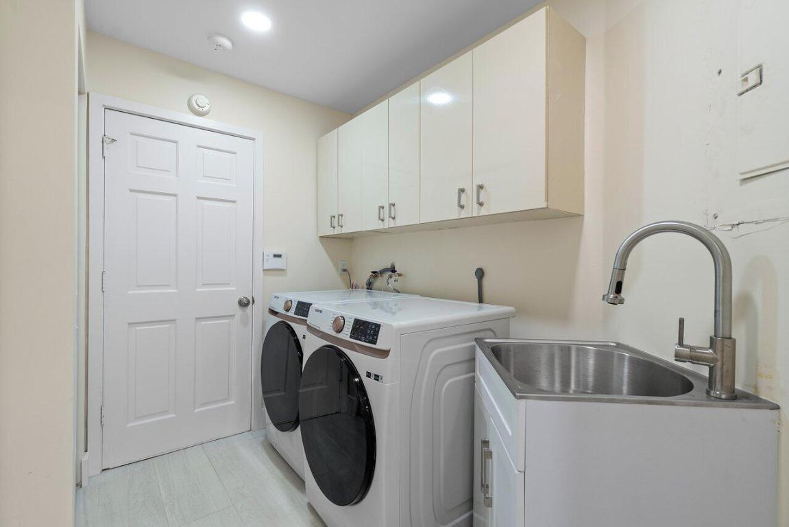 5212 Via De Amalfi Drive