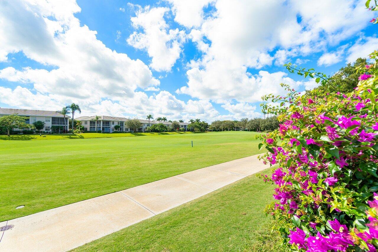 5212 Via De Amalfi Drive