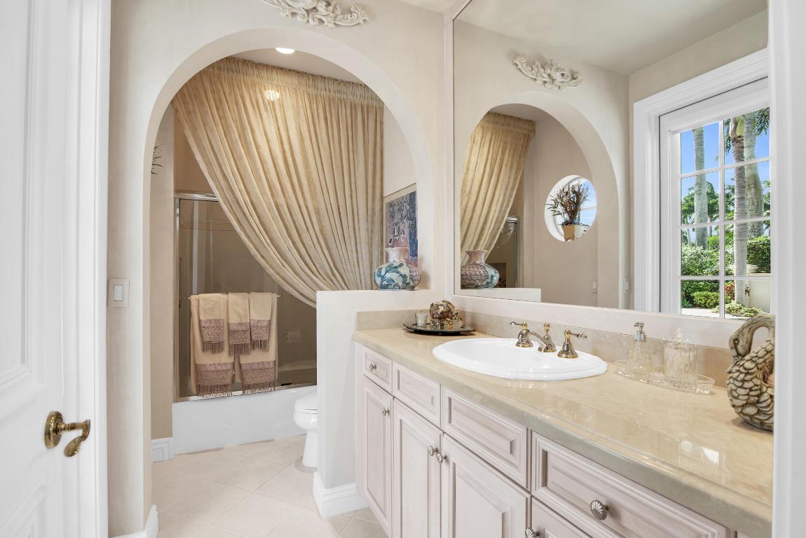 16355 Vintage Oaks Lane