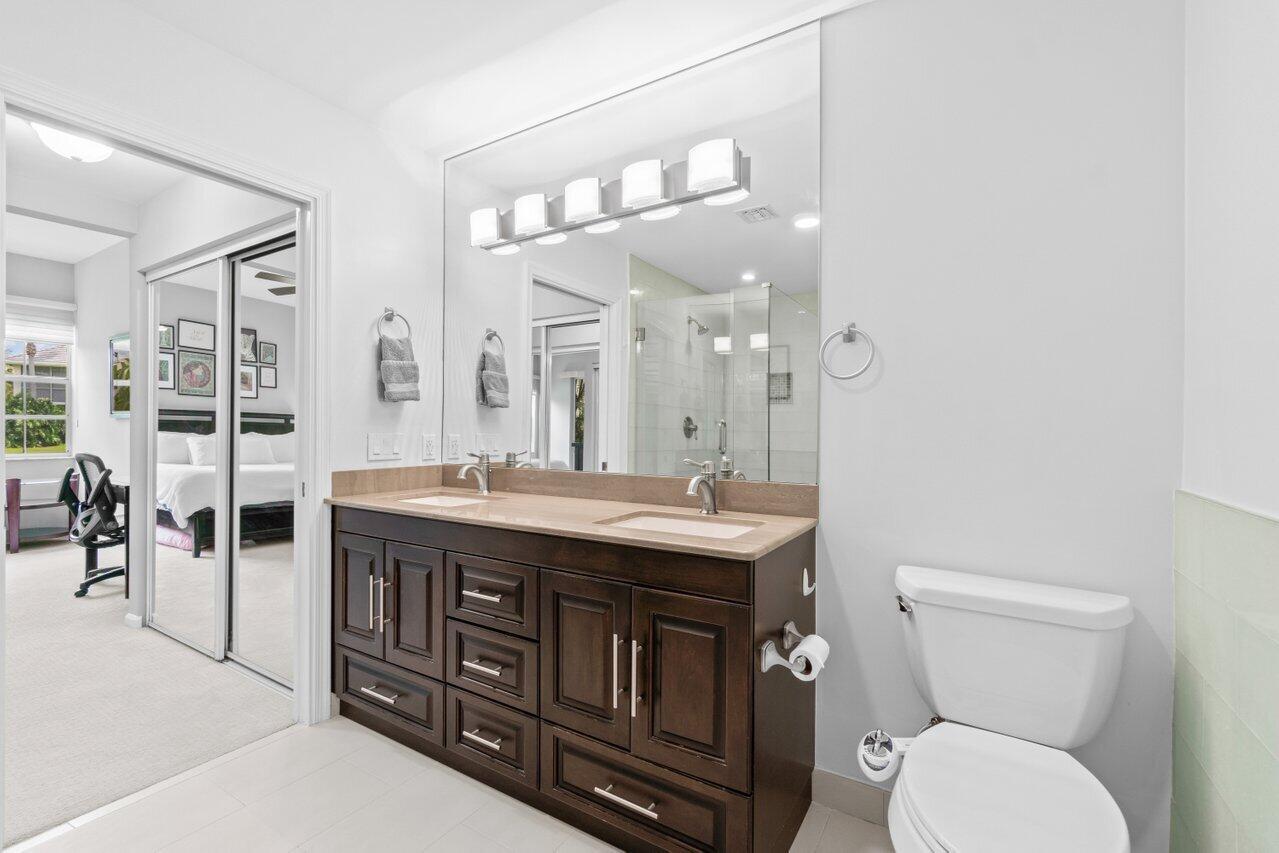 5221 Lake Catalina Drive N A