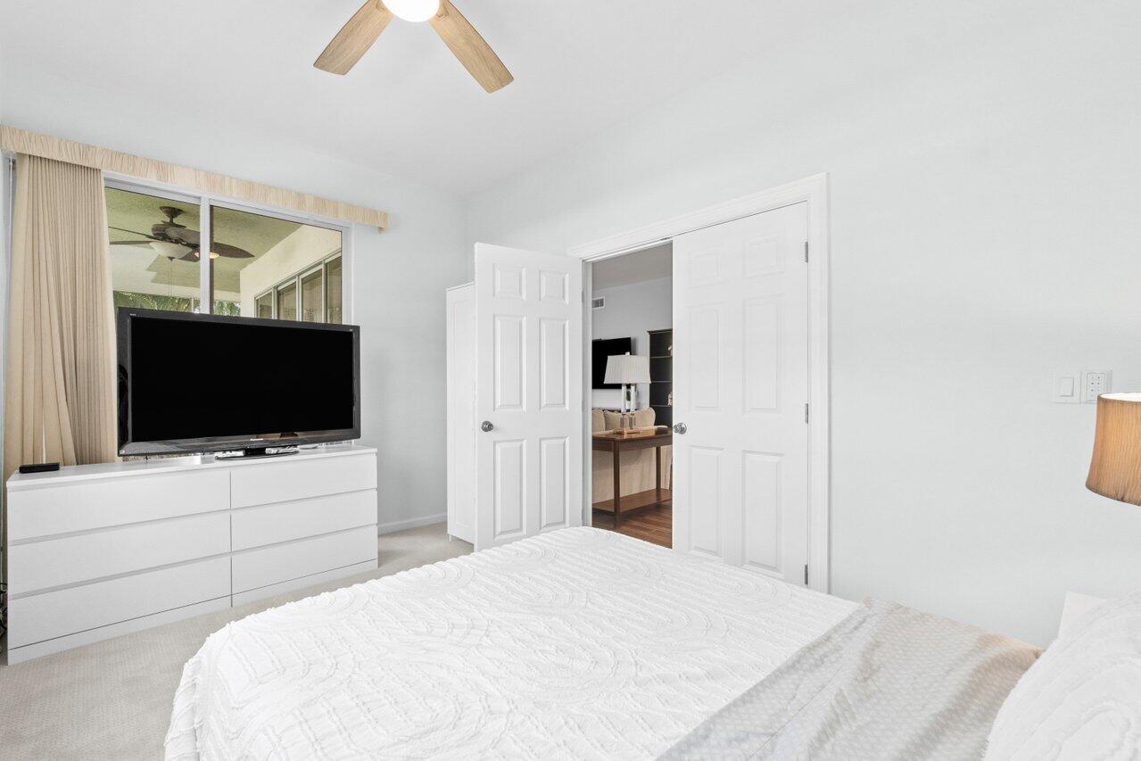 5221 Lake Catalina Drive N A