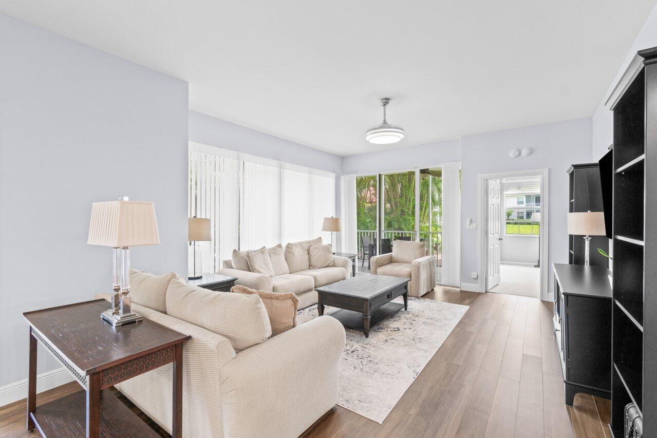 5221 Lake Catalina Drive N A