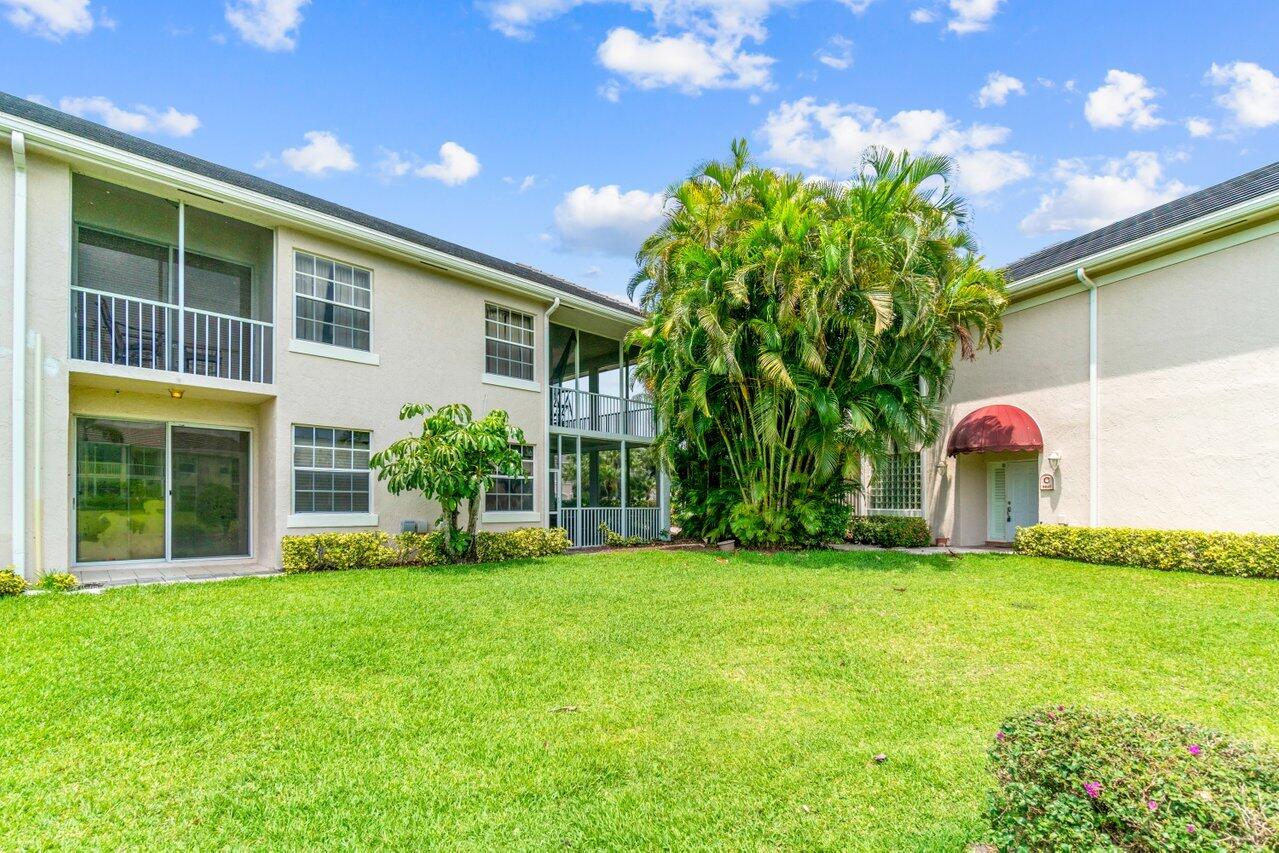 5221 Lake Catalina Drive N A