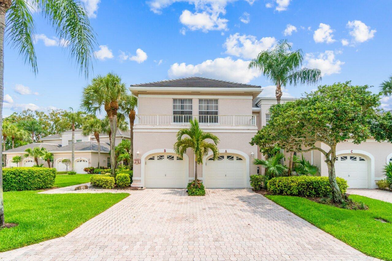 5221 Lake Catalina Drive N A