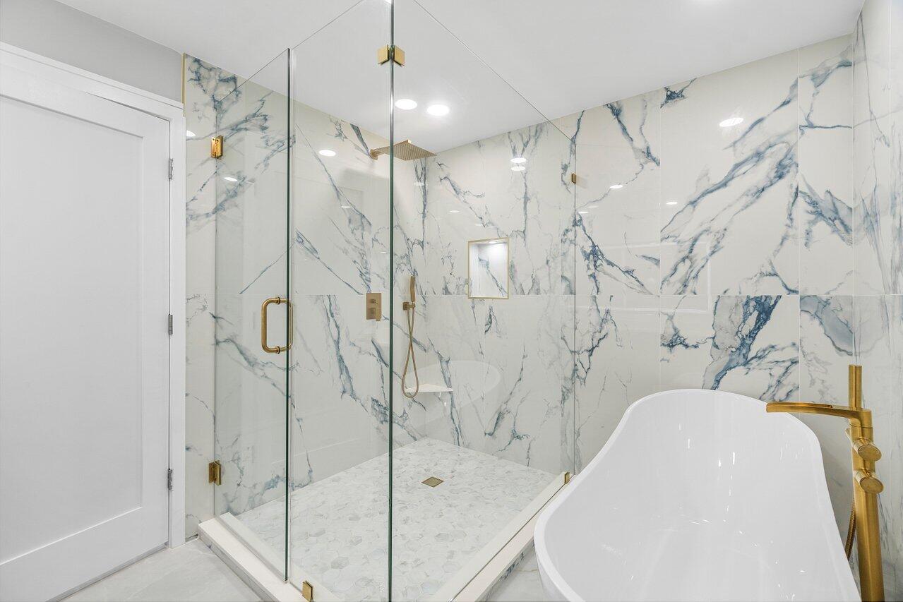 5214 Lake Catalina Drive N C