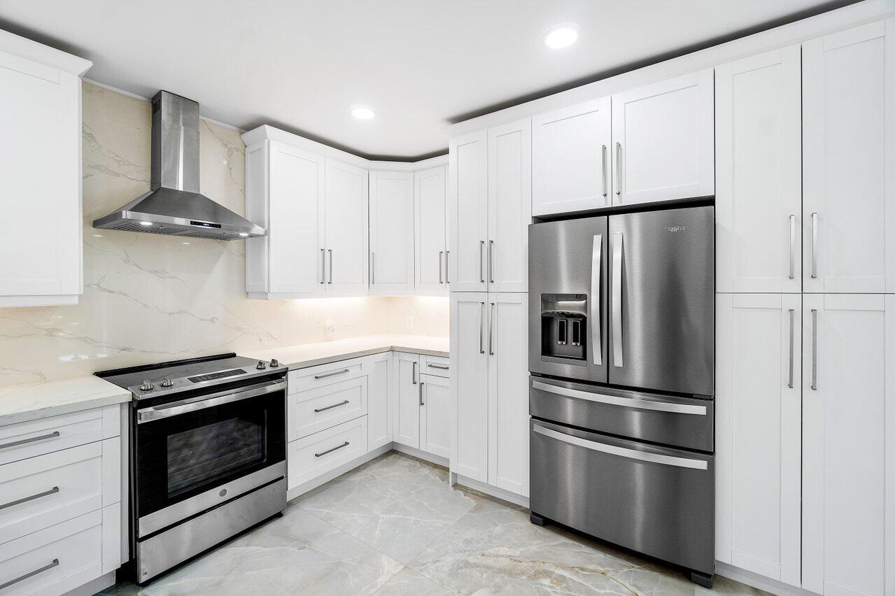 5214 Lake Catalina Drive N C