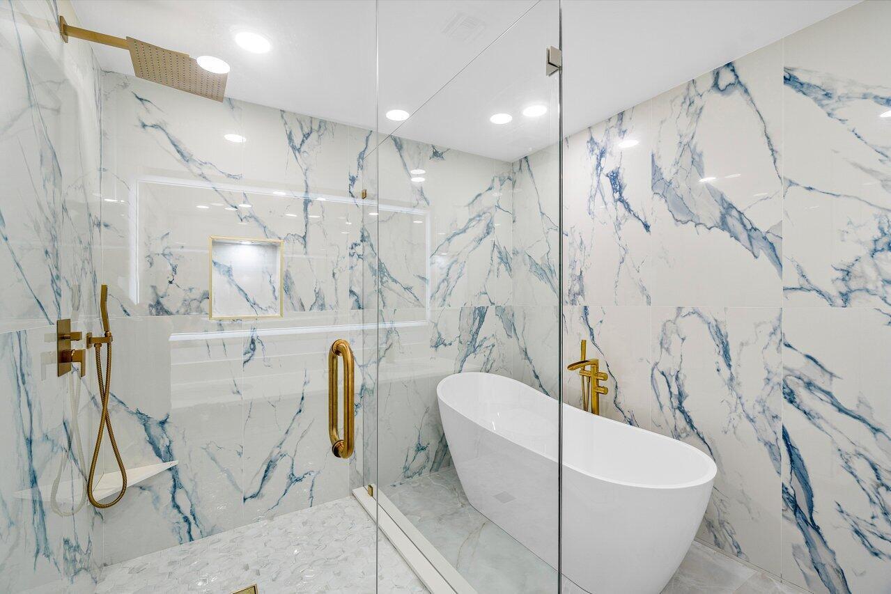 5214 Lake Catalina Drive N C