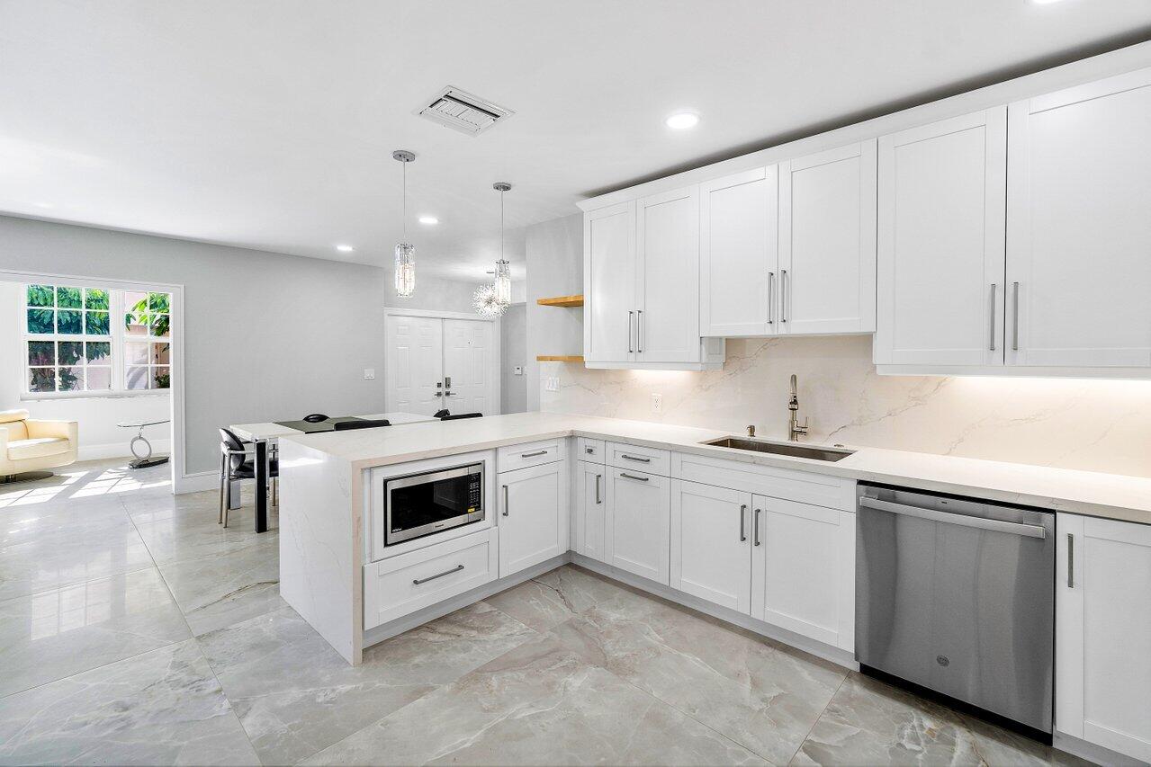 5214 Lake Catalina Drive N C