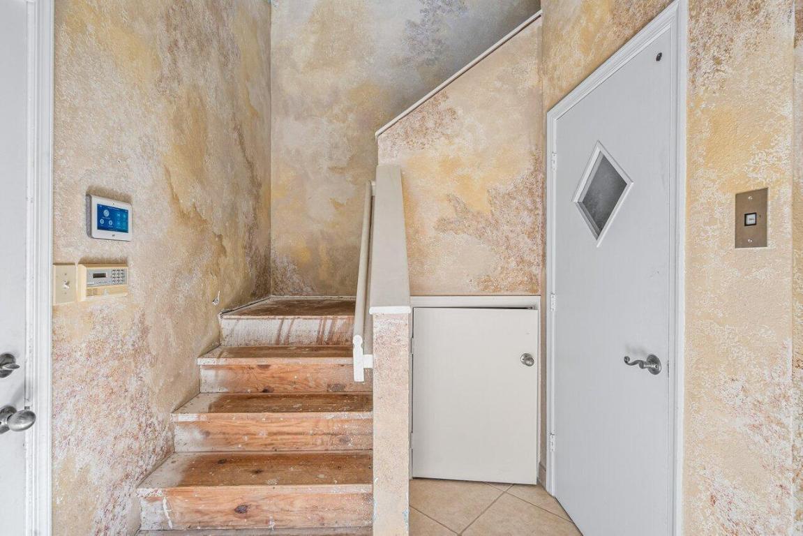 5100 Lake Catalina Drive D