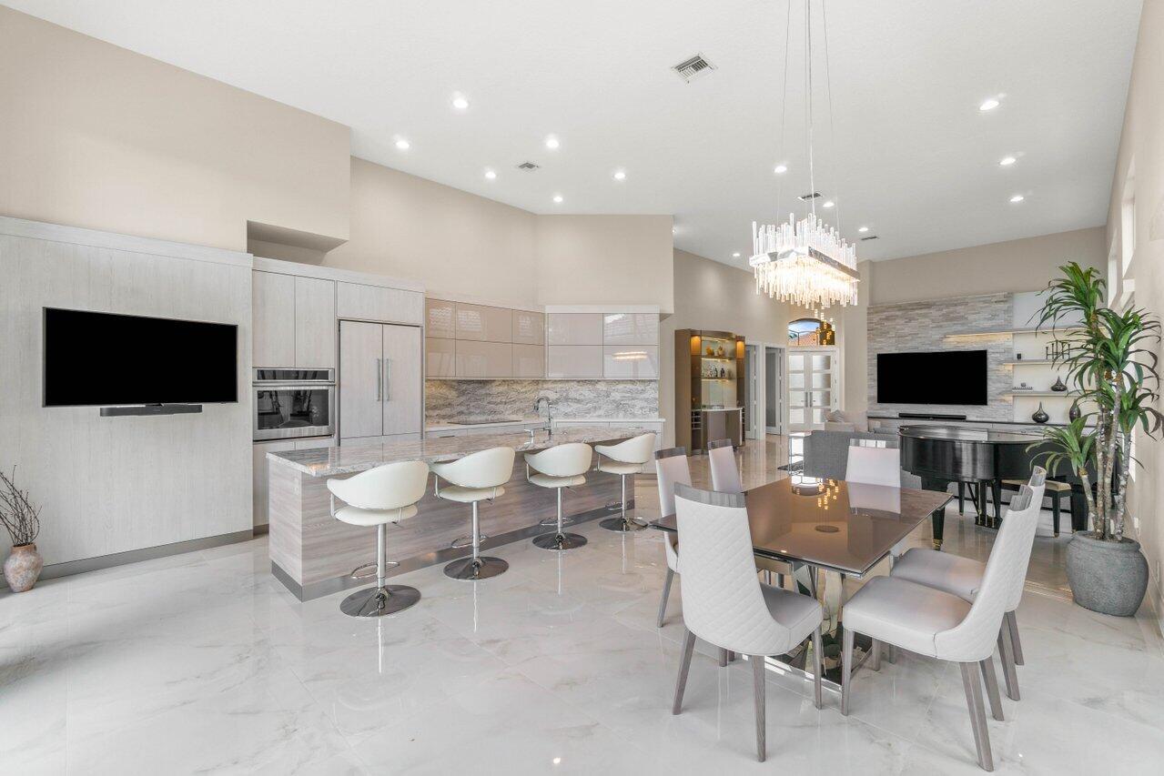 16886 Knightsbridge Lane