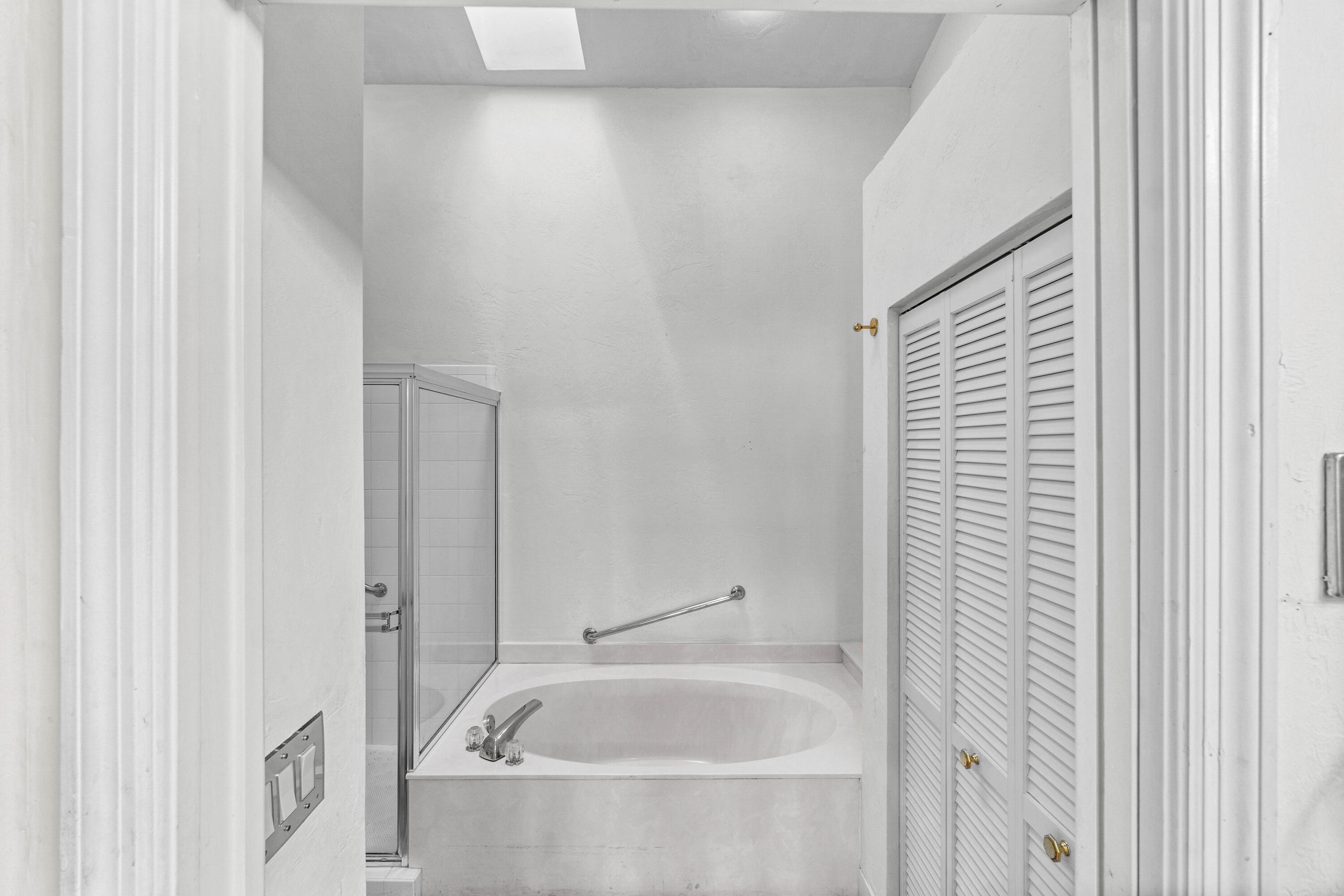 5097 Windsor Parke Drive