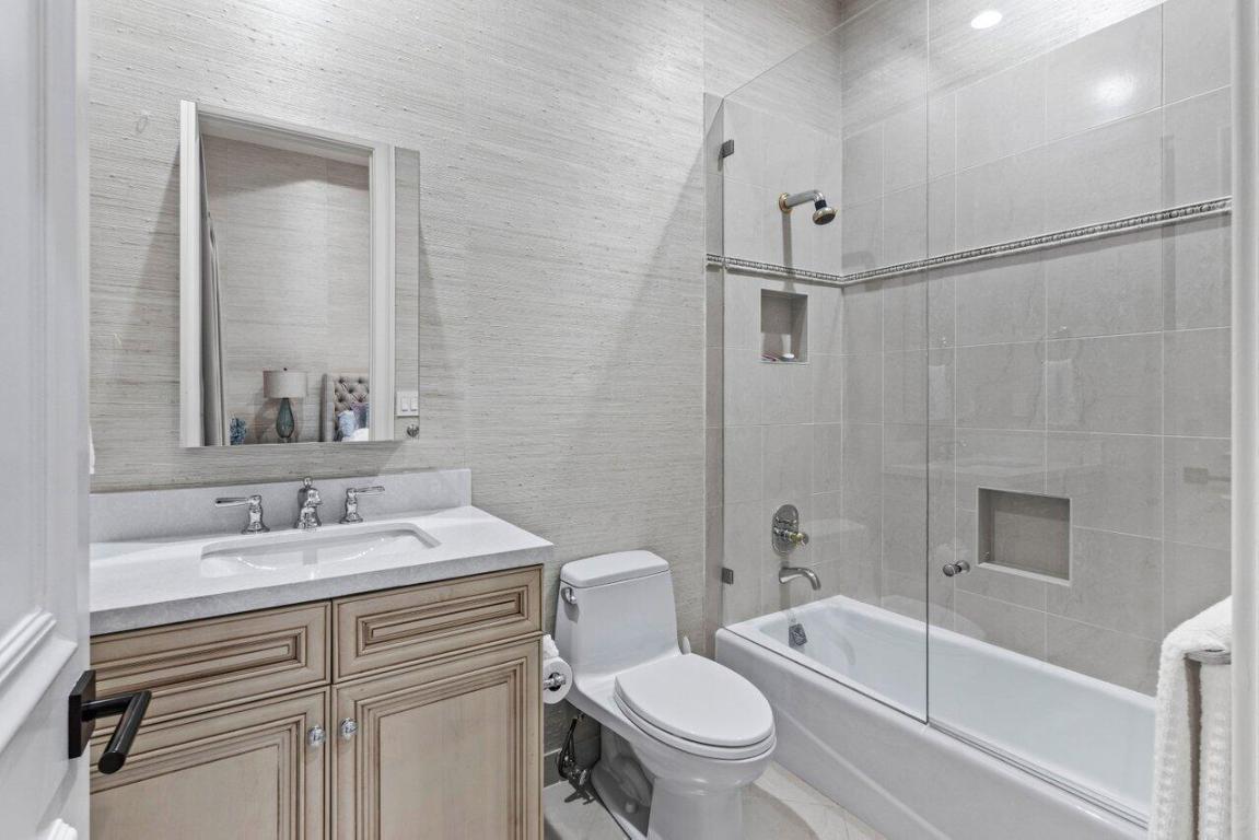 5848 Vintage Oaks Circle