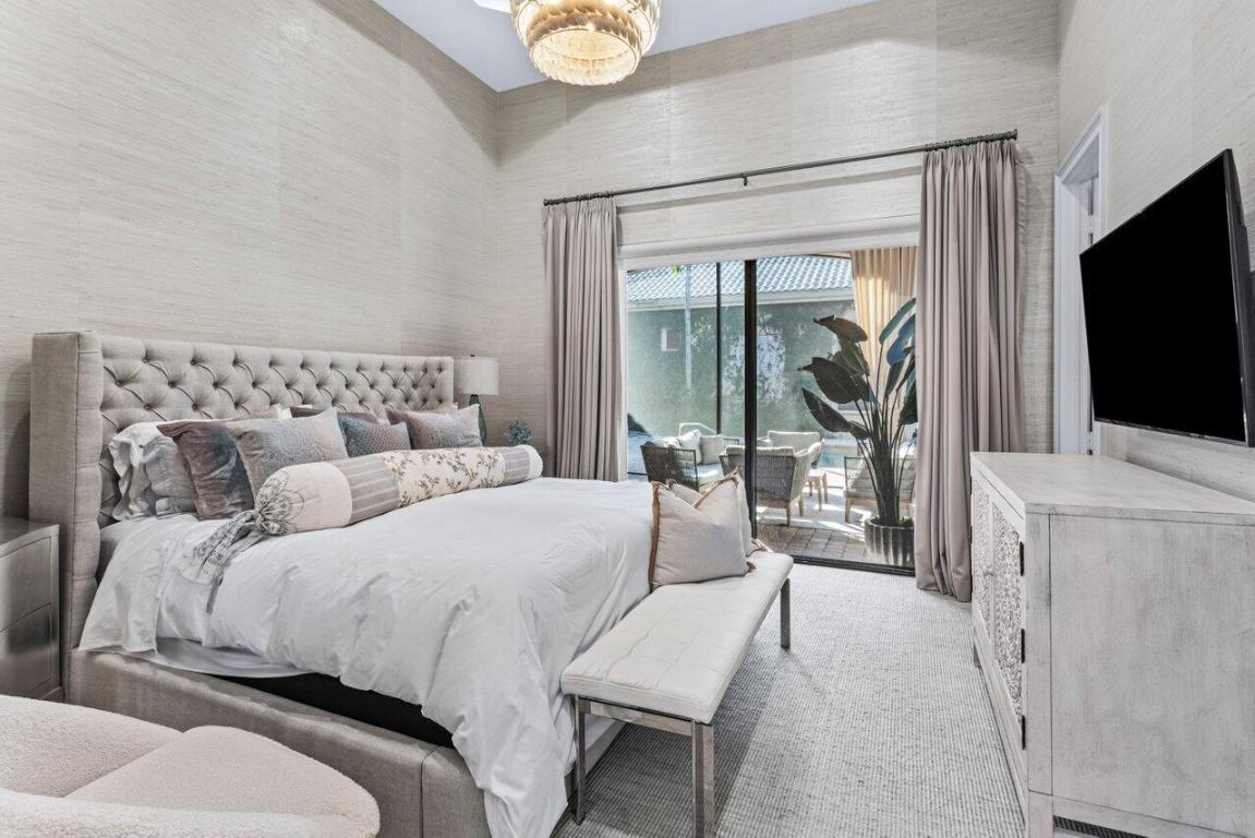 5848 Vintage Oaks Circle