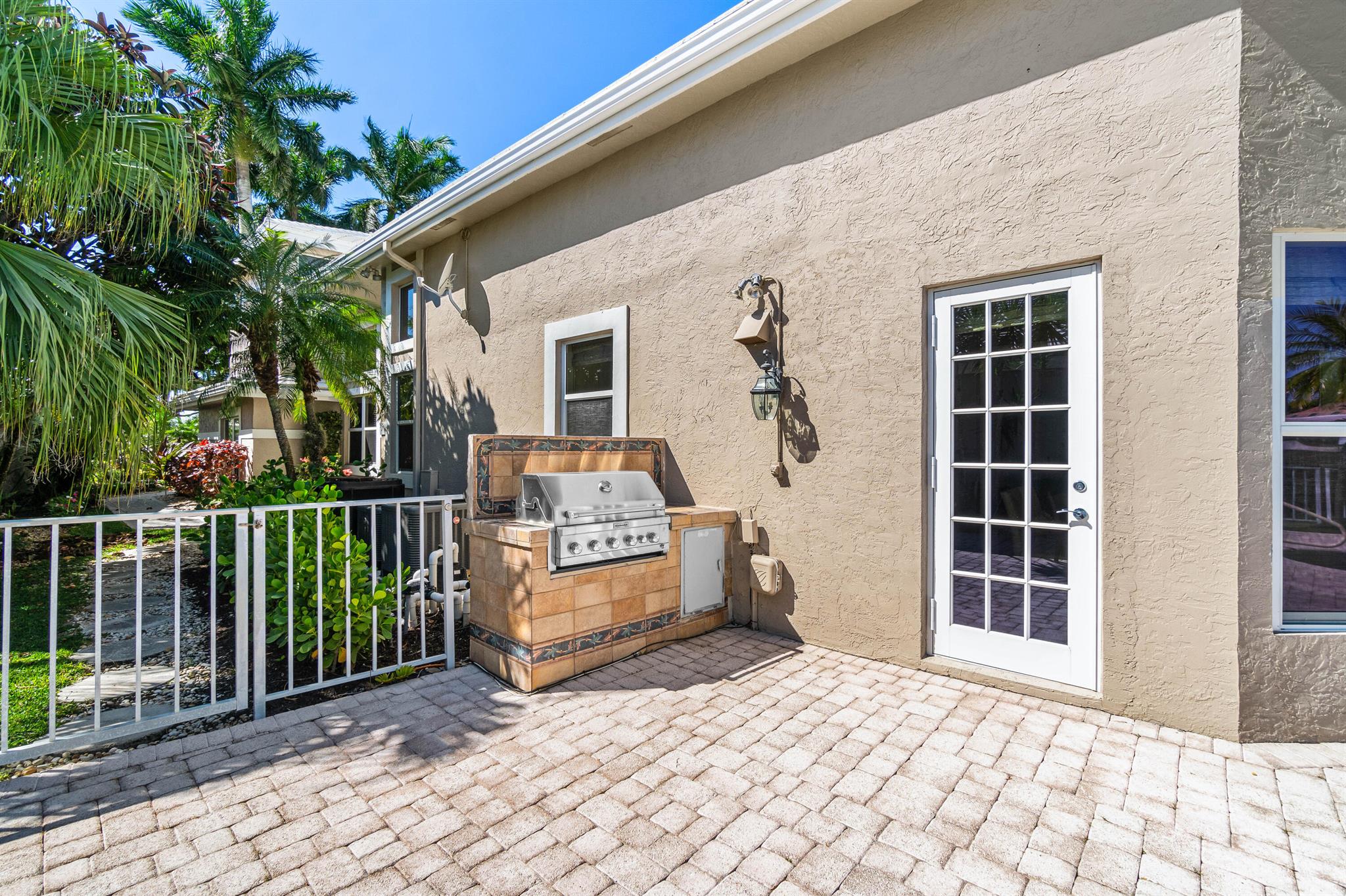 17168 Huntington Park Way