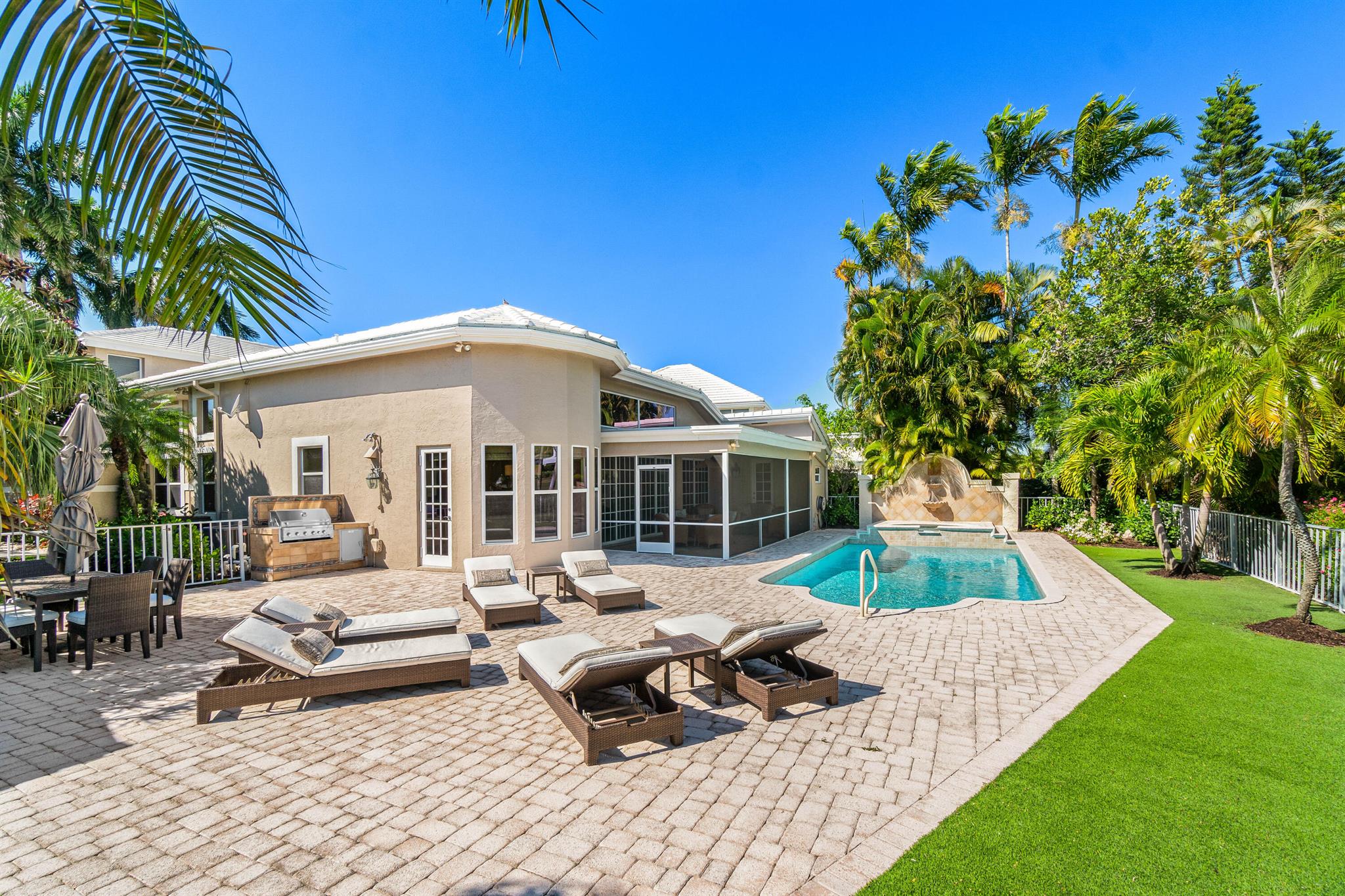 17168 Huntington Park Way