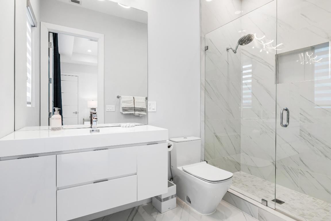 5784 Vintage Oaks Circle