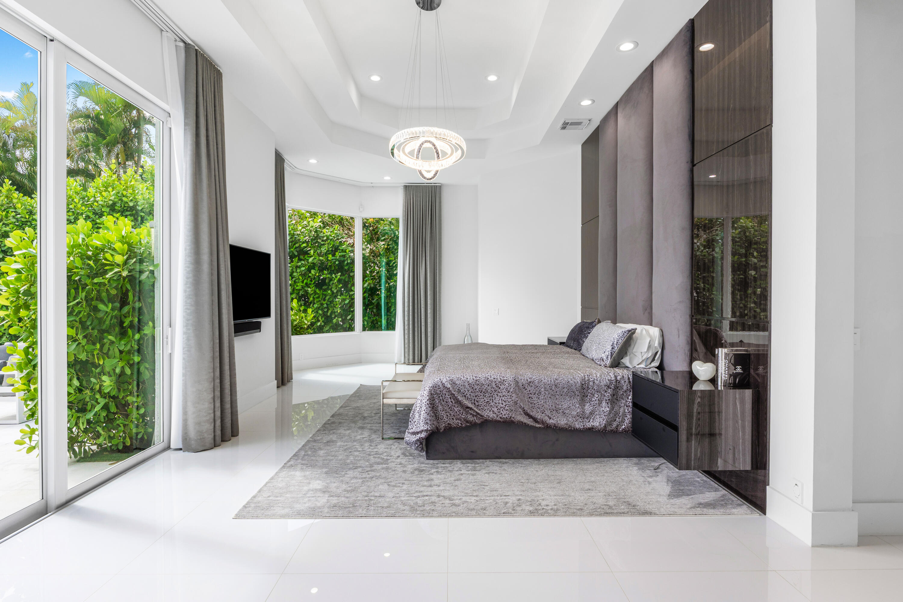 5784 Vintage Oaks Circle