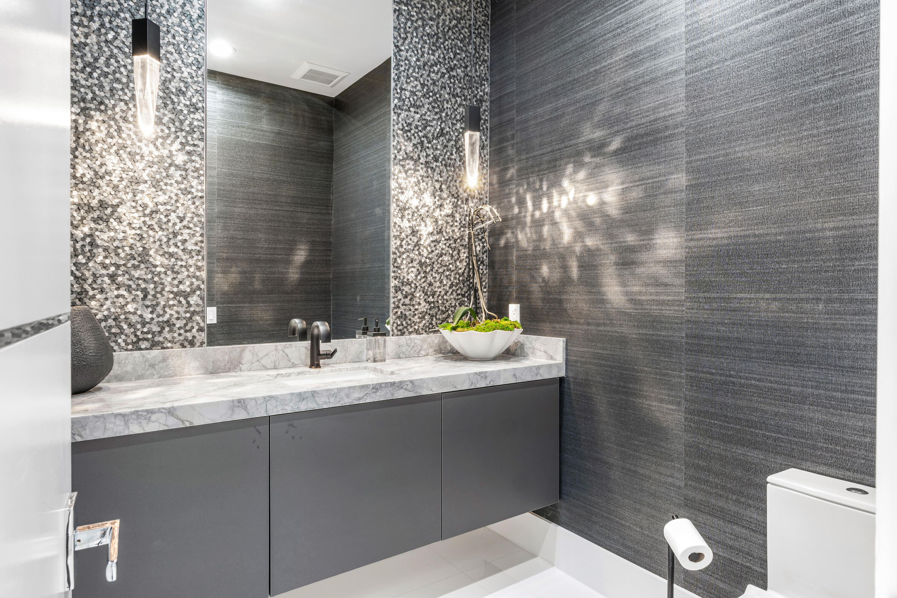 5784 Vintage Oaks Circle