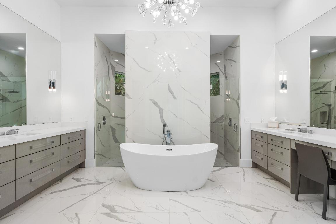 5784 Vintage Oaks Circle