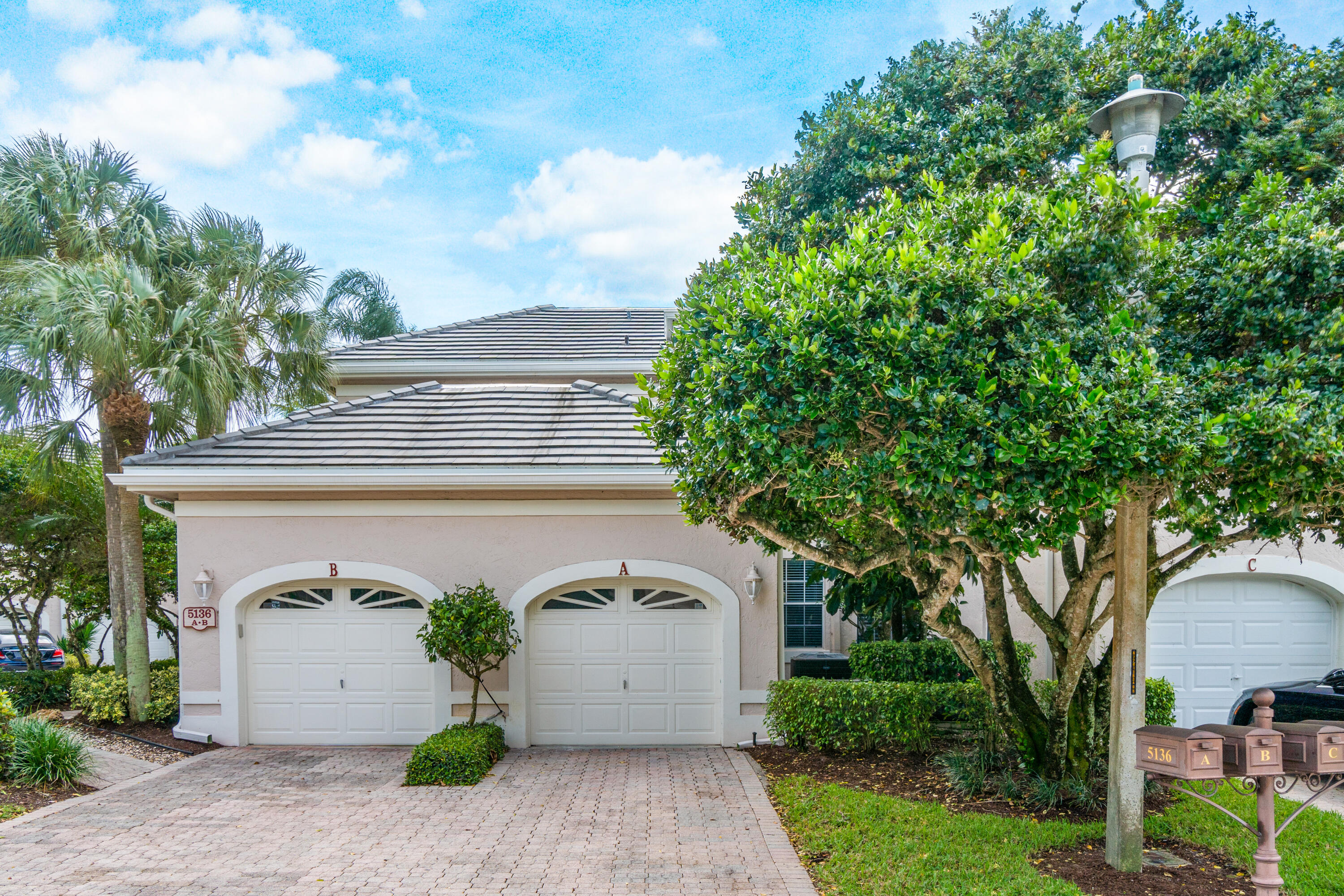 5136 Lake Catalina A Drive A