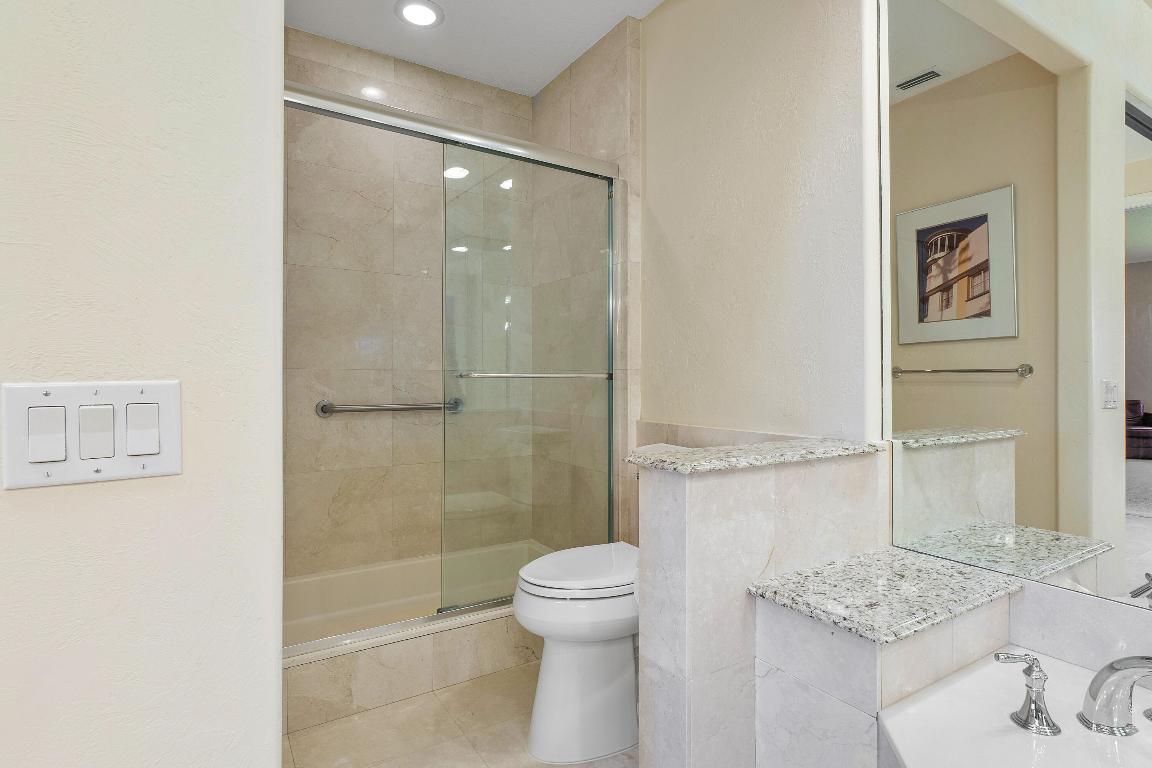 17564 Ashbourne B Way B