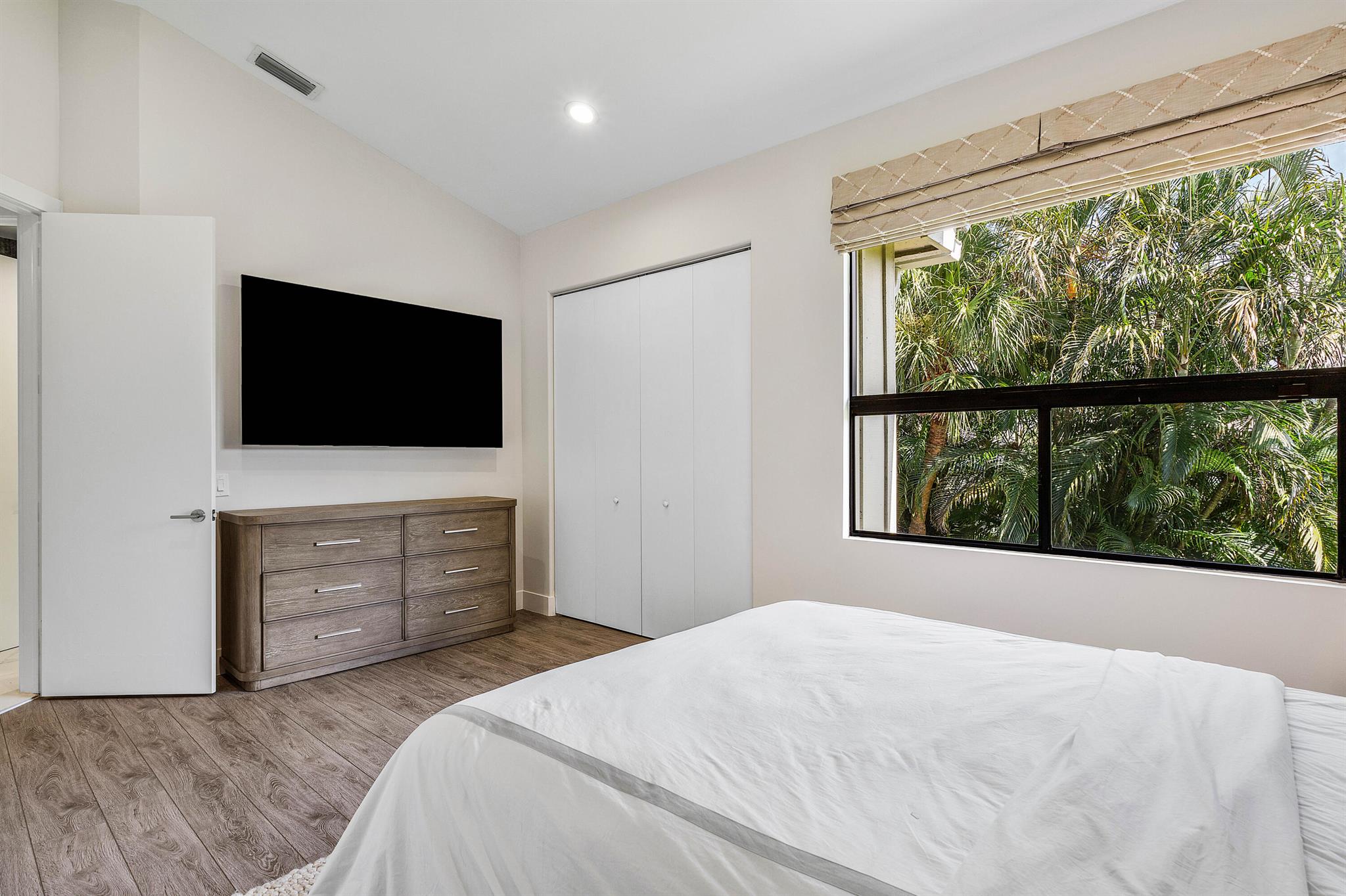 17652 Ashbourne Way B