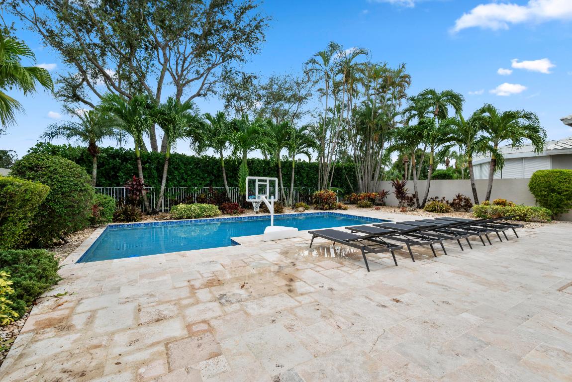 17371 Bridleway Trail