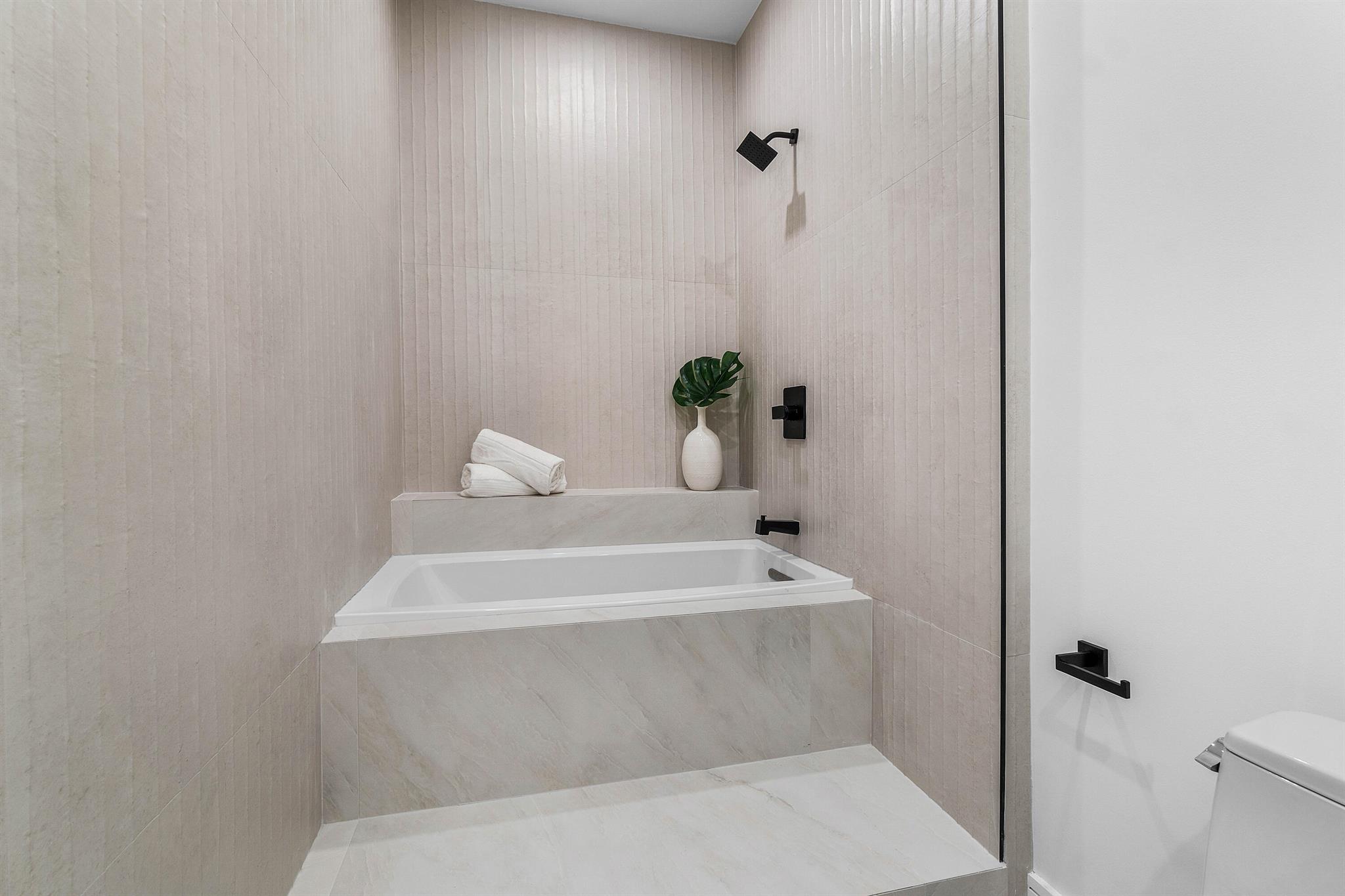 5100 Lake Catalina Drive D