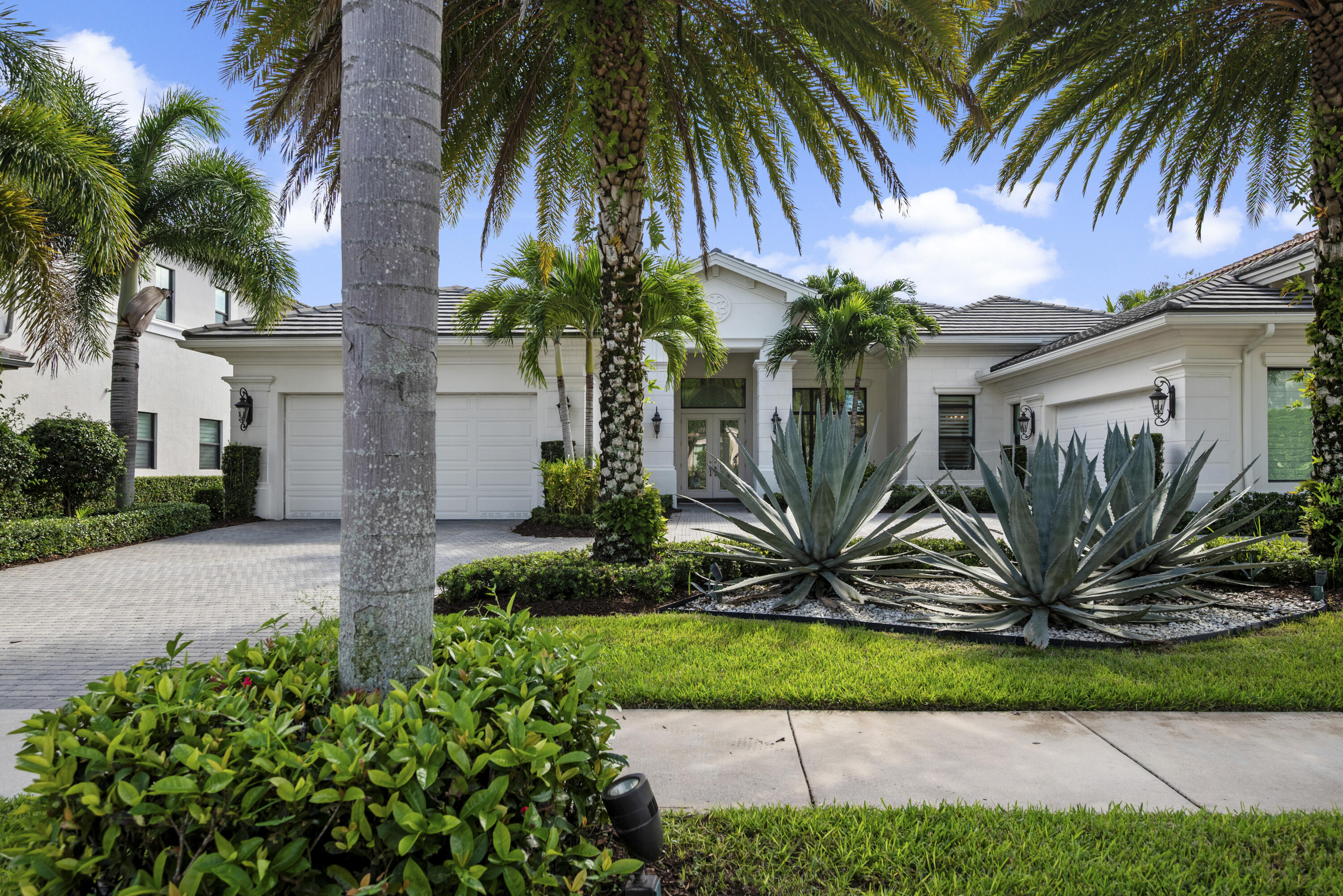 9618 Labelle Court