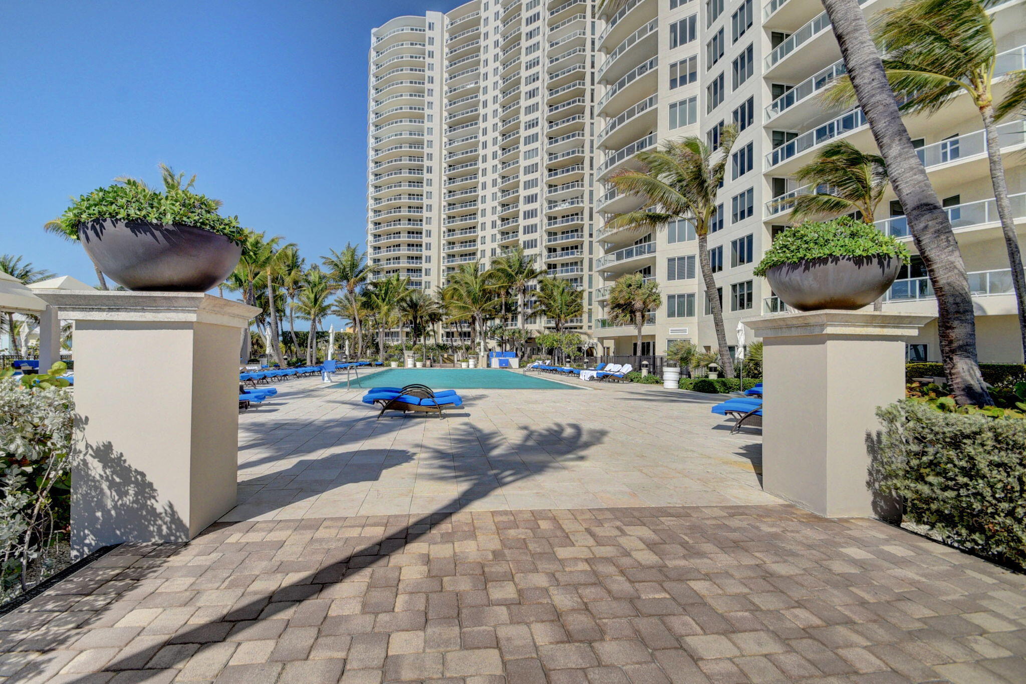 2700 N Ocean Drive 1401a