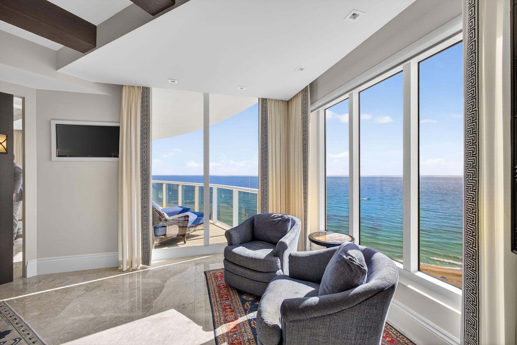 2700 N Ocean Drive 1401a