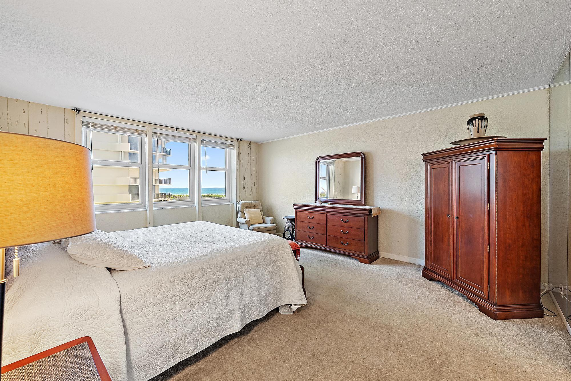 5440 N Ocean Drive 202