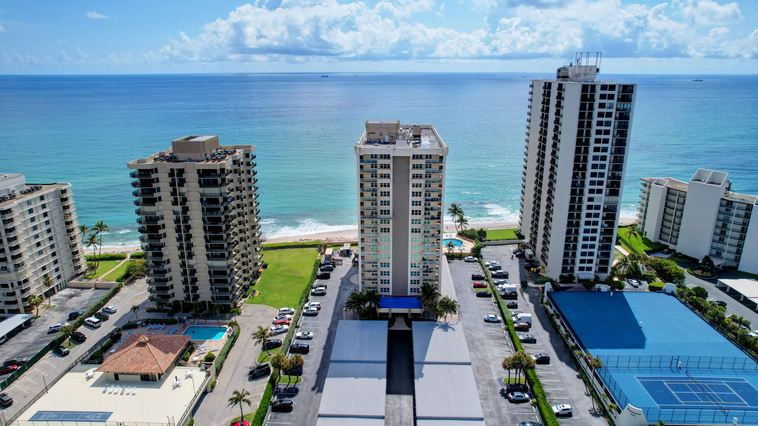 5440 N Ocean Drive 202