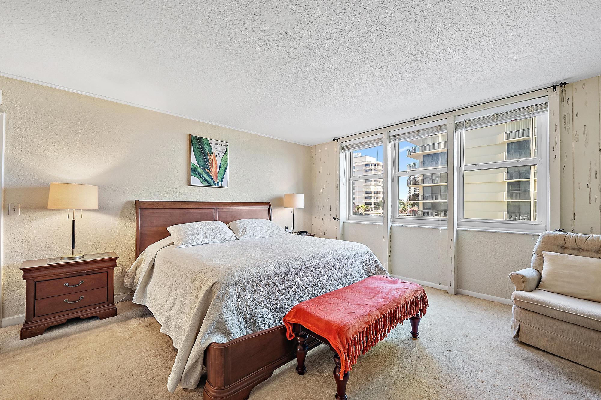 5440 N Ocean Drive 202