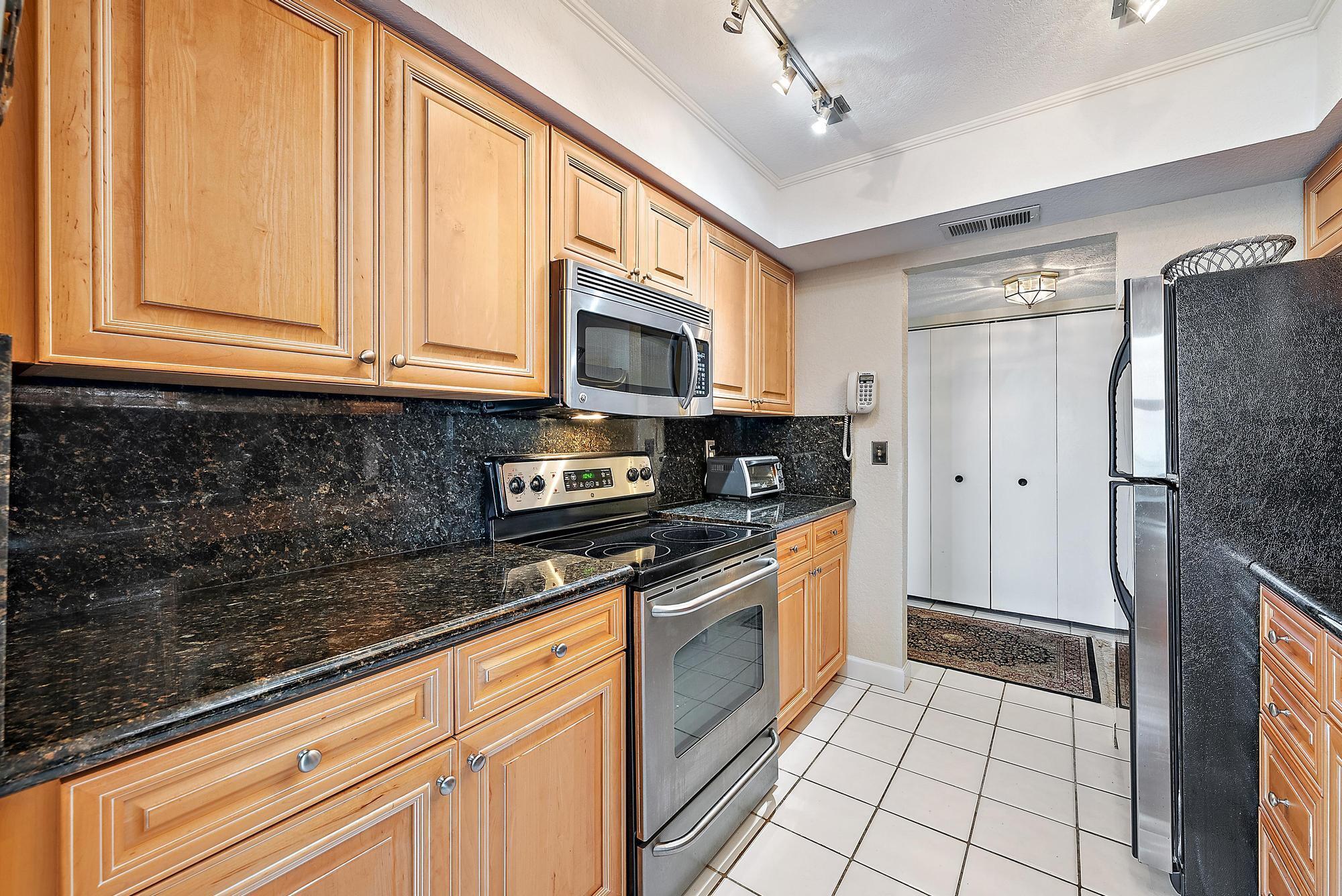 5440 N Ocean Drive 202