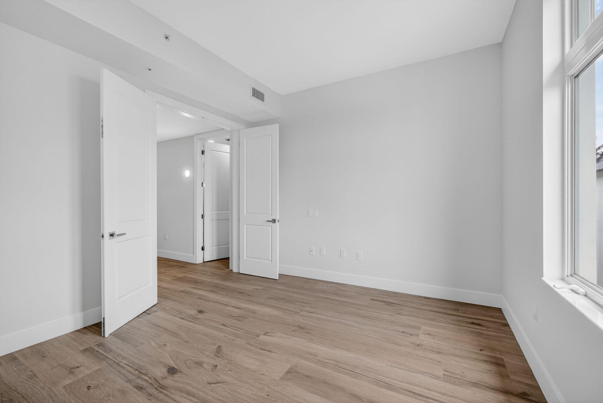 176 Lake Drive 1-302
