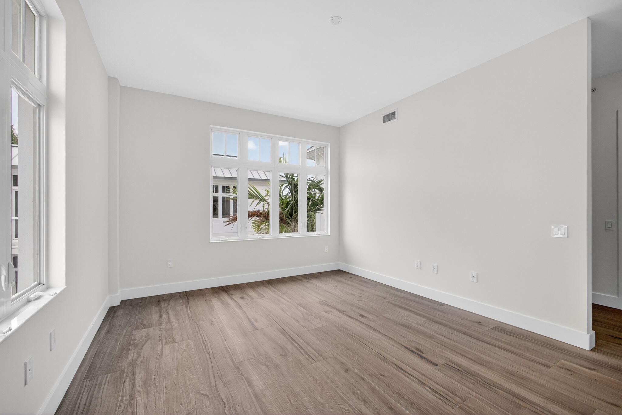 176 Lake Drive 1-302