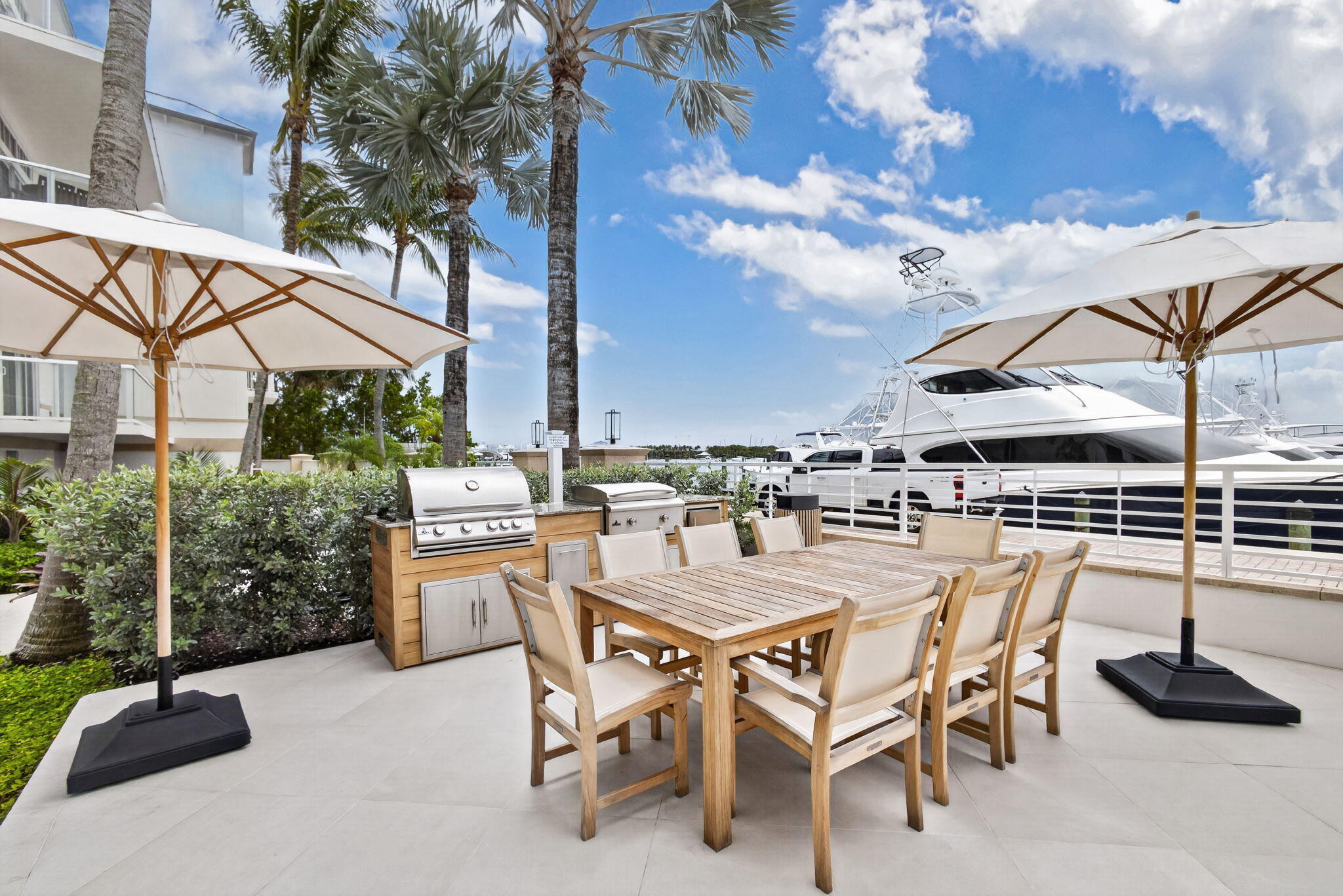 176 Lake Drive 1-302