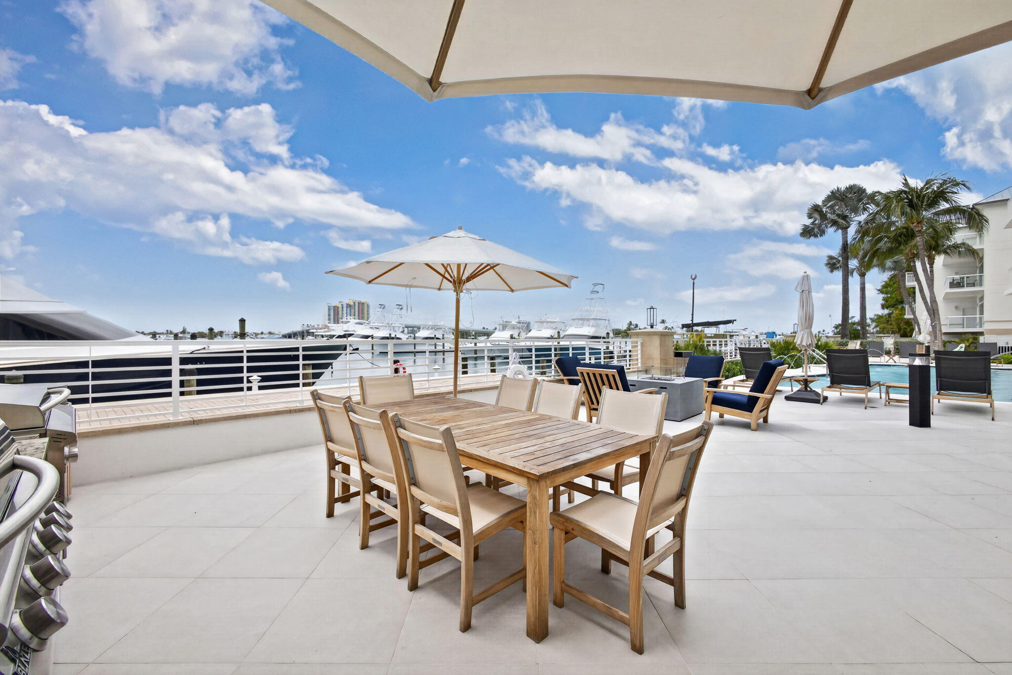 176 Lake Drive 1-302