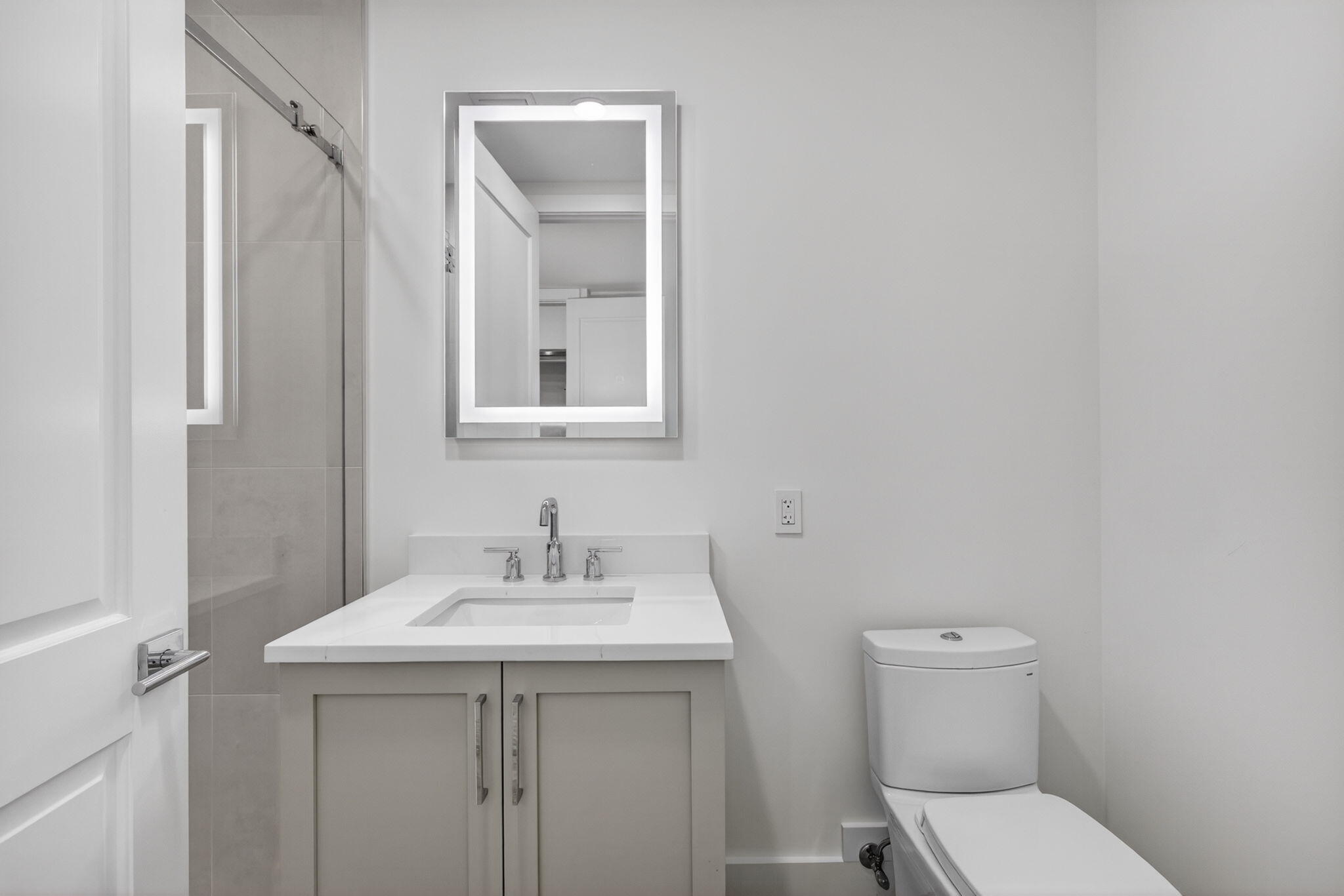 176 Lake Drive 1-302